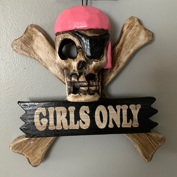 Girls only sign - Picture 1 of 5